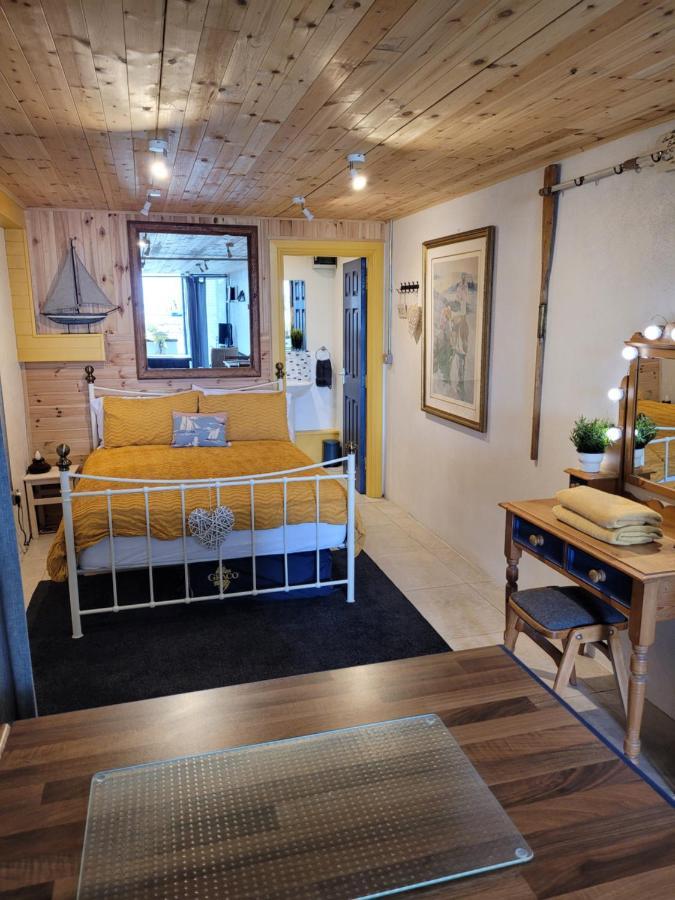 The Old Boat House Apartment Карлингфорд Екстериор снимка