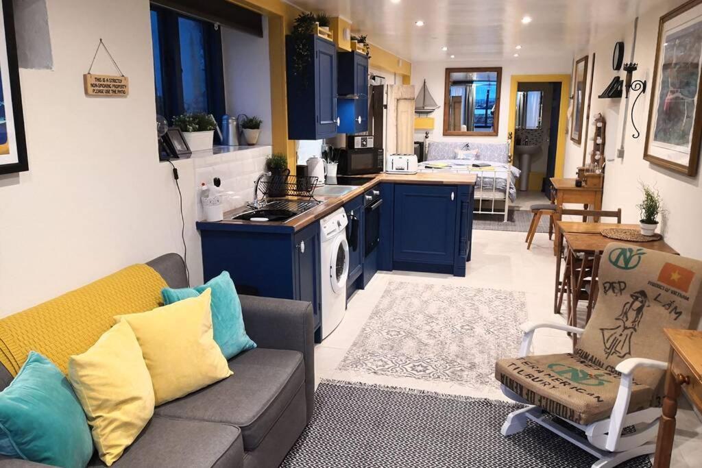 The Old Boat House Apartment Карлингфорд Екстериор снимка